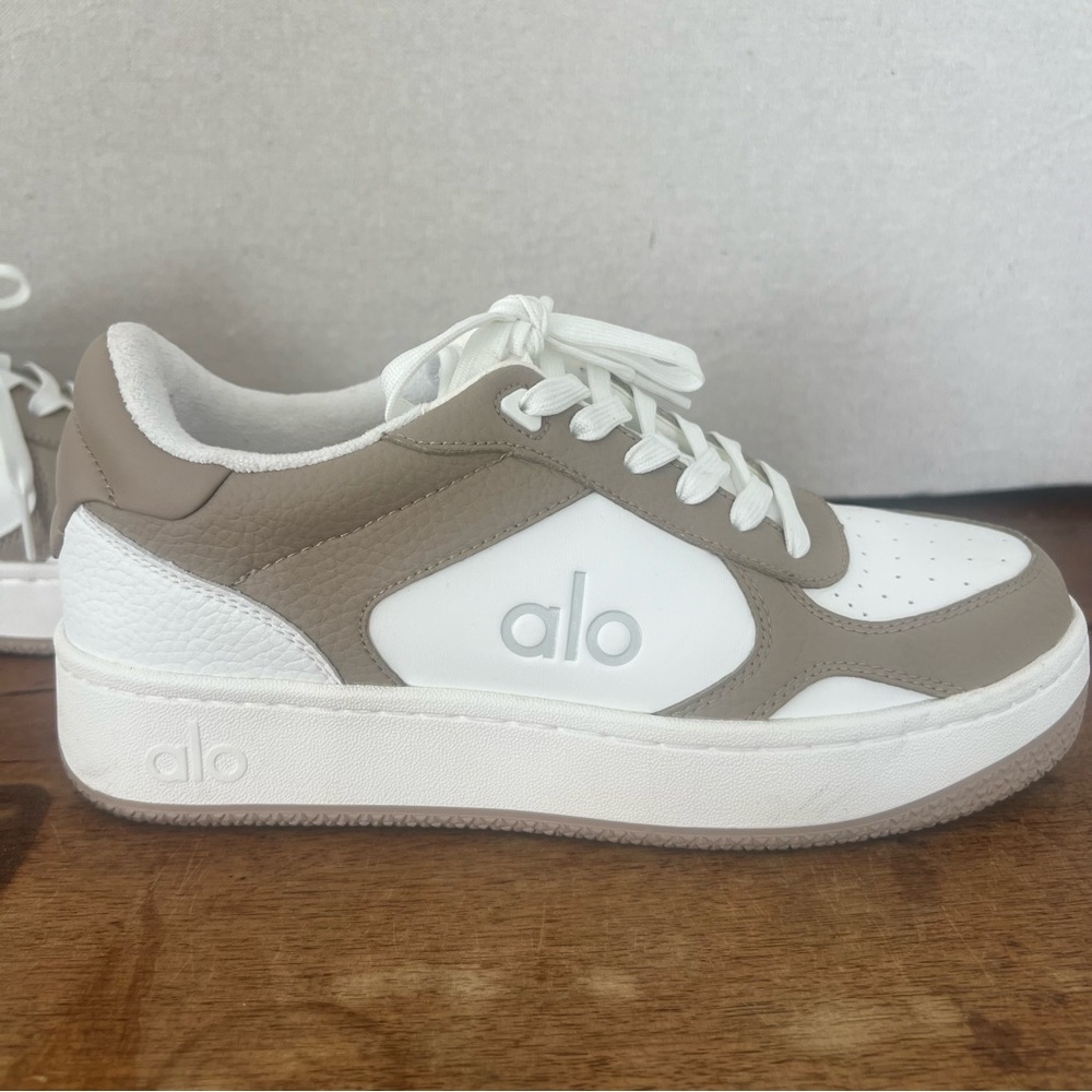 ALO Recovery Mode White and Tan Sneakers-size women's 8/men's 6.5